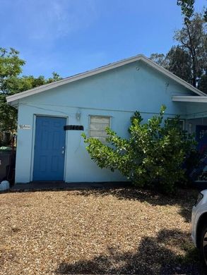 ‏בניין ב  Palm Springs, Palm Beach County