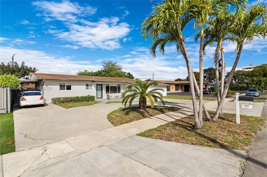 Villa - Hialeah, Miami-Dade County