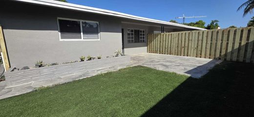 Residential complexes in Hollywood, Broward County