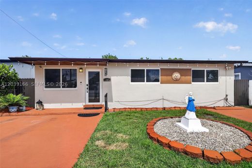 Villa in Hialeah, Miami-Dade