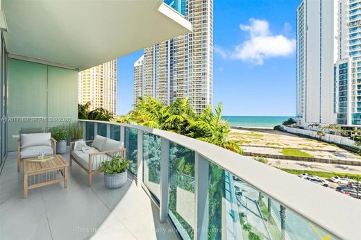Kamienica w Sunny Isles Beach, Miami-Dade County