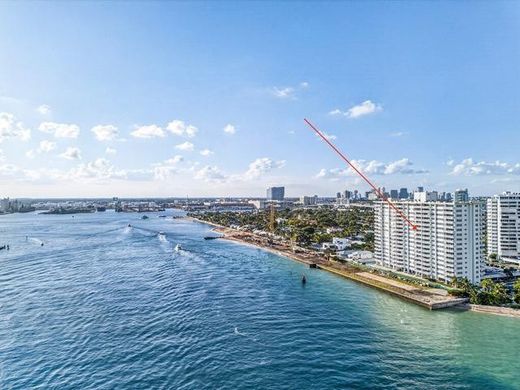 Residential complexes in Fort Lauderdale, Broward County
