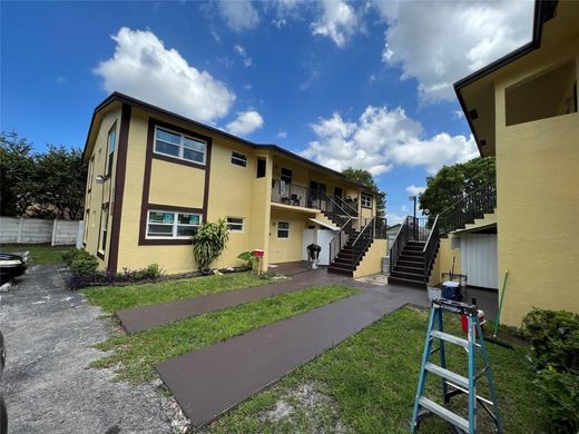 Residential complexes in North Lauderdale, Broward County