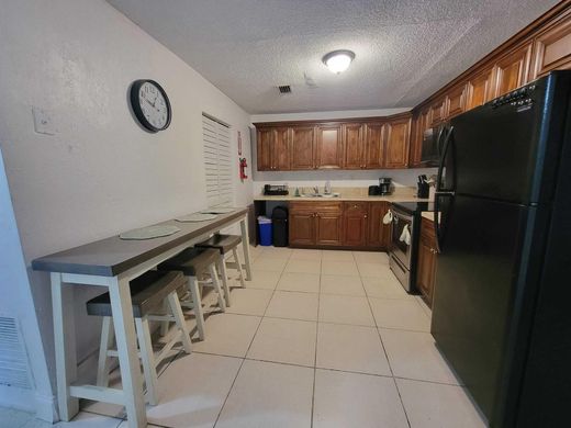 Residential complexes in Lauderhill, Broward County