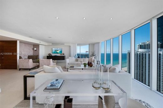 Complexes résidentiels à Sunny Isles Beach, Comté de Miami-Dade