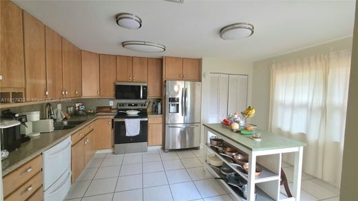 Αστικό ακίνητο σε Μαϊάμι, Miami-Dade County