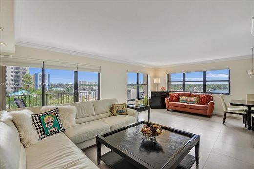 Residential complexes in Hollywood, Broward County