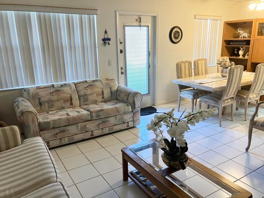 Complexes résidentiels à Deerfield Beach, Comté de Broward