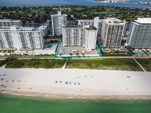 Miami Beach, Miami-Dade Countyのアパートメント・コンプレックス