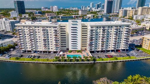 Жилой комплекс, Hallandale Beach, Broward County