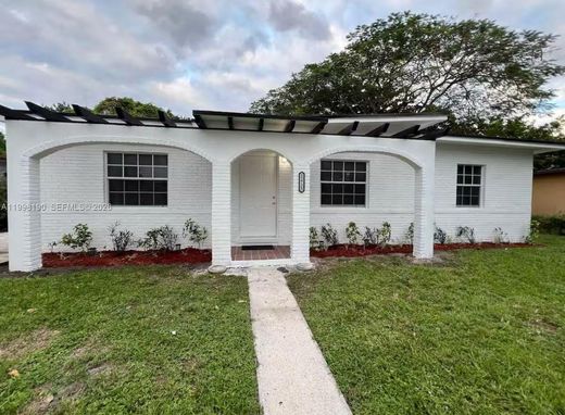 Villa in North Miami, Miami-Dade