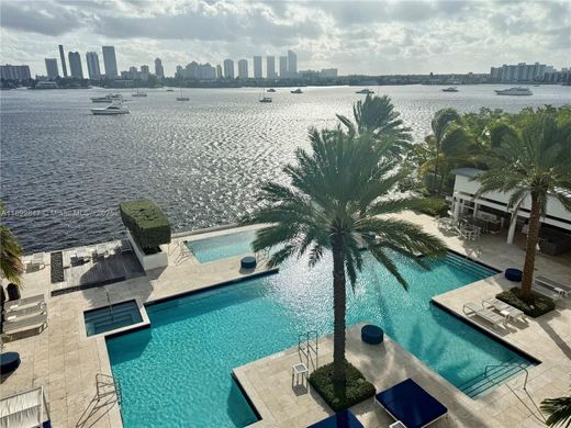 Жилой комплекс, North Miami Beach, Miami-Dade County