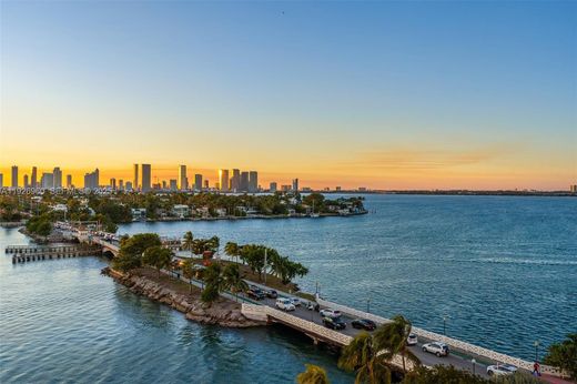 Residential complexes in Miami Beach, Miami-Dade