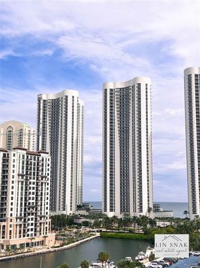 Жилой комплекс, Sunny Isles Beach, Miami-Dade County