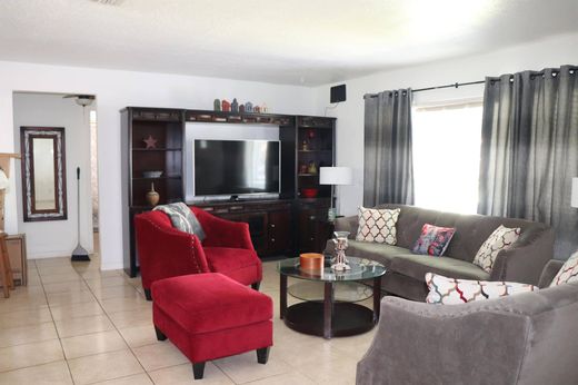 Villa in Margate, Broward County