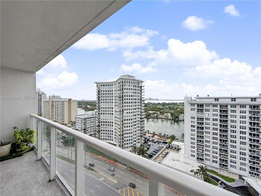 Residential complexes in Miami Beach, Miami-Dade