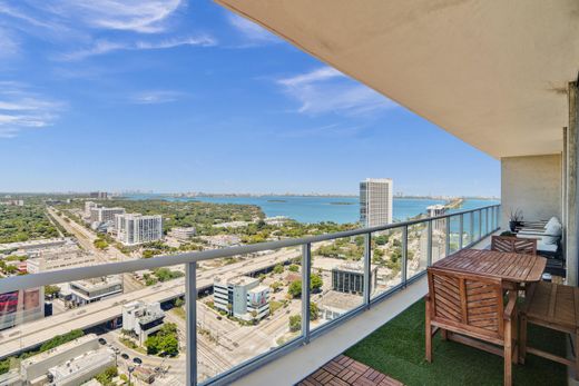 Kamienica w Miami, Miami-Dade County
