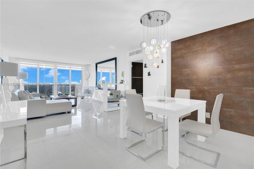Residential complexes in Hallandale, Broward County
