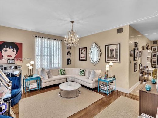 Residential complexes in Miami Beach, Miami-Dade
