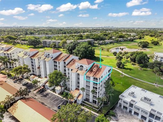 Residential complexes in Pompano Beach, Broward County