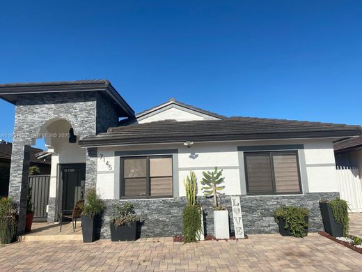 Βίλα σε Hialeah, Miami-Dade County