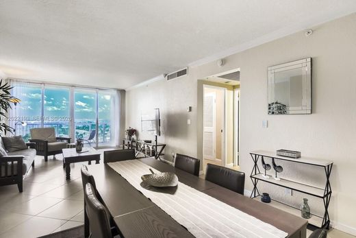 Residential complexes in Hollywood, Broward County