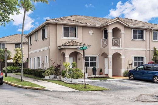 Casa di città a Miami Lakes, Miami-Dade County