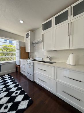 Residential complexes in Miami Beach, Miami-Dade