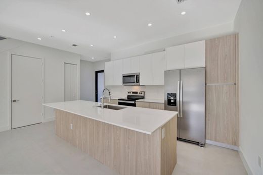 타운 하우스 / Oakland Park, Broward County