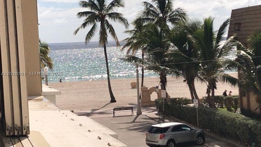 Residential complexes in Hollywood, Broward County