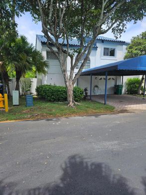 Villa in Miami, Miami-Dade County