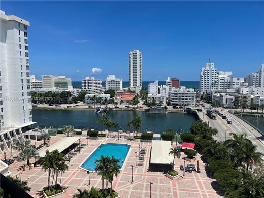 Residential complexes in Miami Beach, Miami-Dade