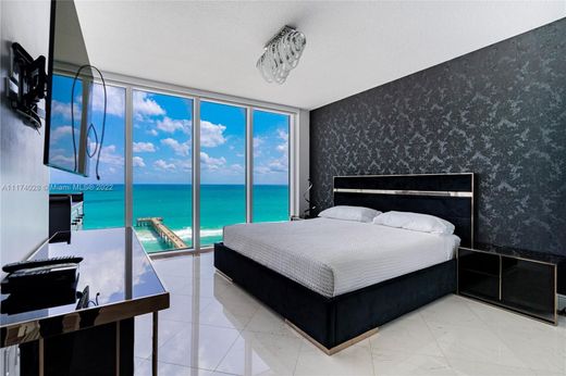 Sunny Isles Beach, Miami-Dade Countyのアパートメント・コンプレックス