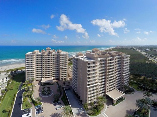 Residential complexes in Juno Beach, Palm Beach
