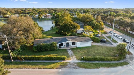 マイアミ, Miami-Dade Countyのヴィラ