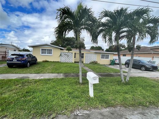 Villa - Miami Gardens, Miami-Dade County
