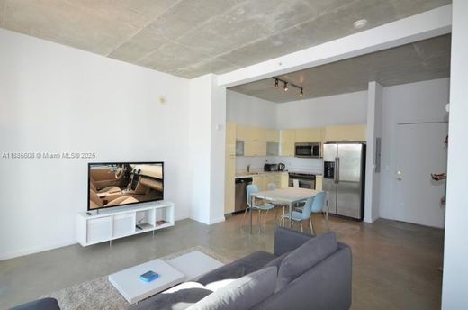 ‏בניין ב  מיאמי, Miami-Dade County