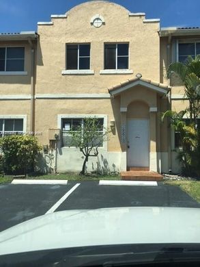 Townhouse - Miami Lakes, Miami-Dade County