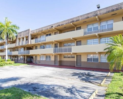Complesso residenziale a Sweetwater, Miami-Dade County
