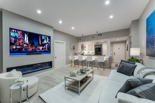 Residential complexes in West Palm Beach, Palm Beach