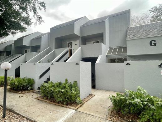 Wohnkomplexe in Deerfield Beach, Broward County