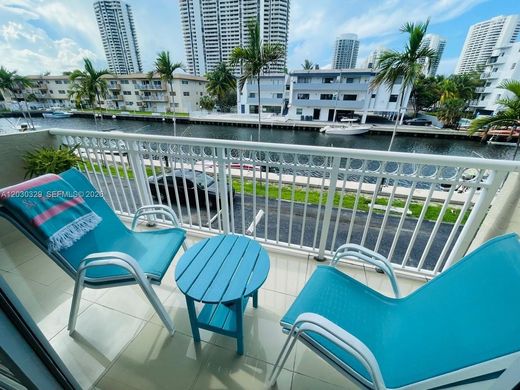 Complesso residenziale a North Miami Beach, Miami-Dade County