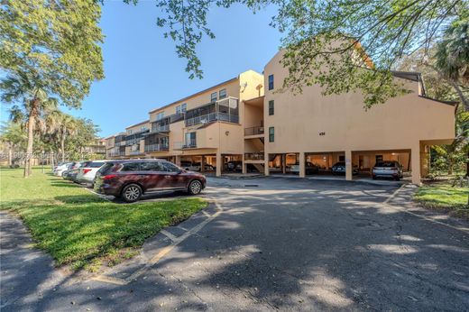 Residential complexes in Plantation, Broward County