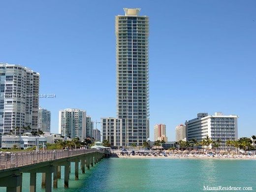 Complexes résidentiels à Sunny Isles Beach, Comté de Miami-Dade