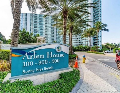 Residential complexes in Sunny Isles Beach, Miami-Dade