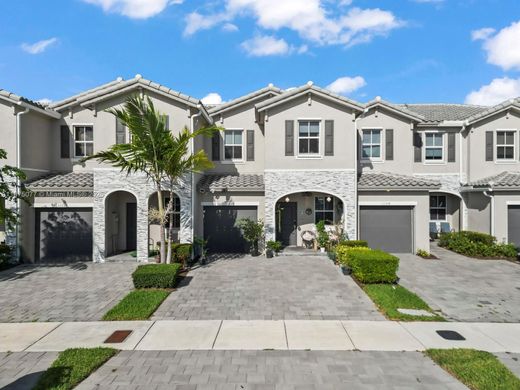 Homestead, Miami-Dade Countyのタウンハウス