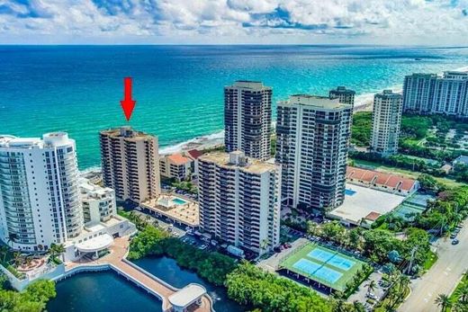Residential complexes in Palm Beach Shores, Palm Beach