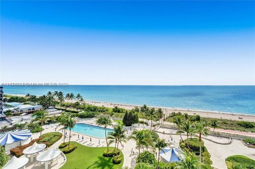 Residential complexes in Miami Beach, Miami-Dade