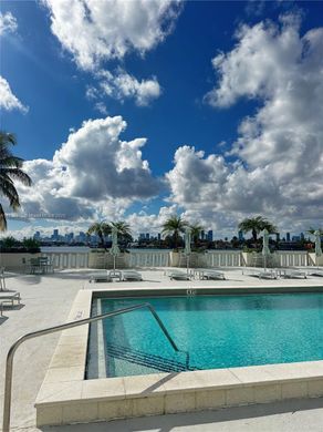 Residential complexes in Miami Beach, Miami-Dade