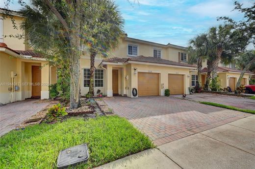 Townhouse in Oakland Park, Broward County